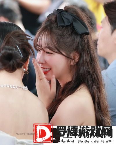 一面膜胸口一面吃下部位片段