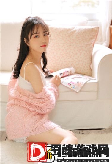 女被 c 扒衣服种草莓引发舆论风波，网友直言：难以想象的细节令人不寒而栗！