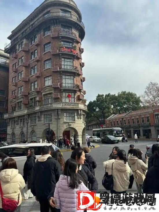 大学生谈兼职给韩国人拍照