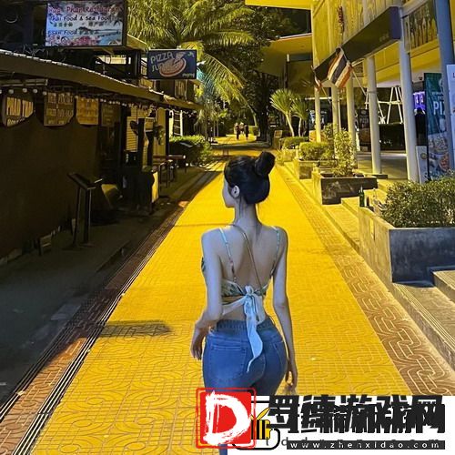 美女和男生一起努力的生猴子闯关拼搏，网友：一起努力真有趣！