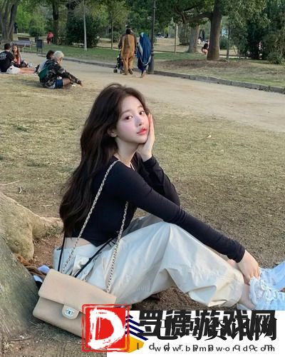 公车上忘穿内裤被挺进：意外之旅唤醒无限想象！