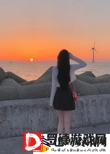 老公吃我小花园中最火的一句“这花真香”引发热议，网友：你居然让他吃花？！