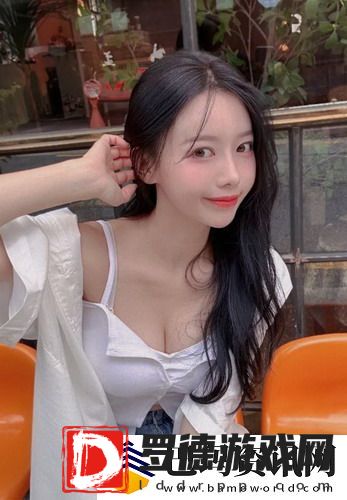 十九岁暴躁少女CSGO：游戏与青春的激烈碰撞，燃烧你的激情！