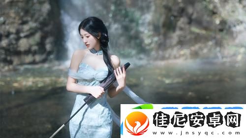 一面膜胸口一面吃下部位片段揭秘！网友疯狂转发
