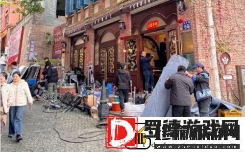 撒贝宁与王鸥现身福州